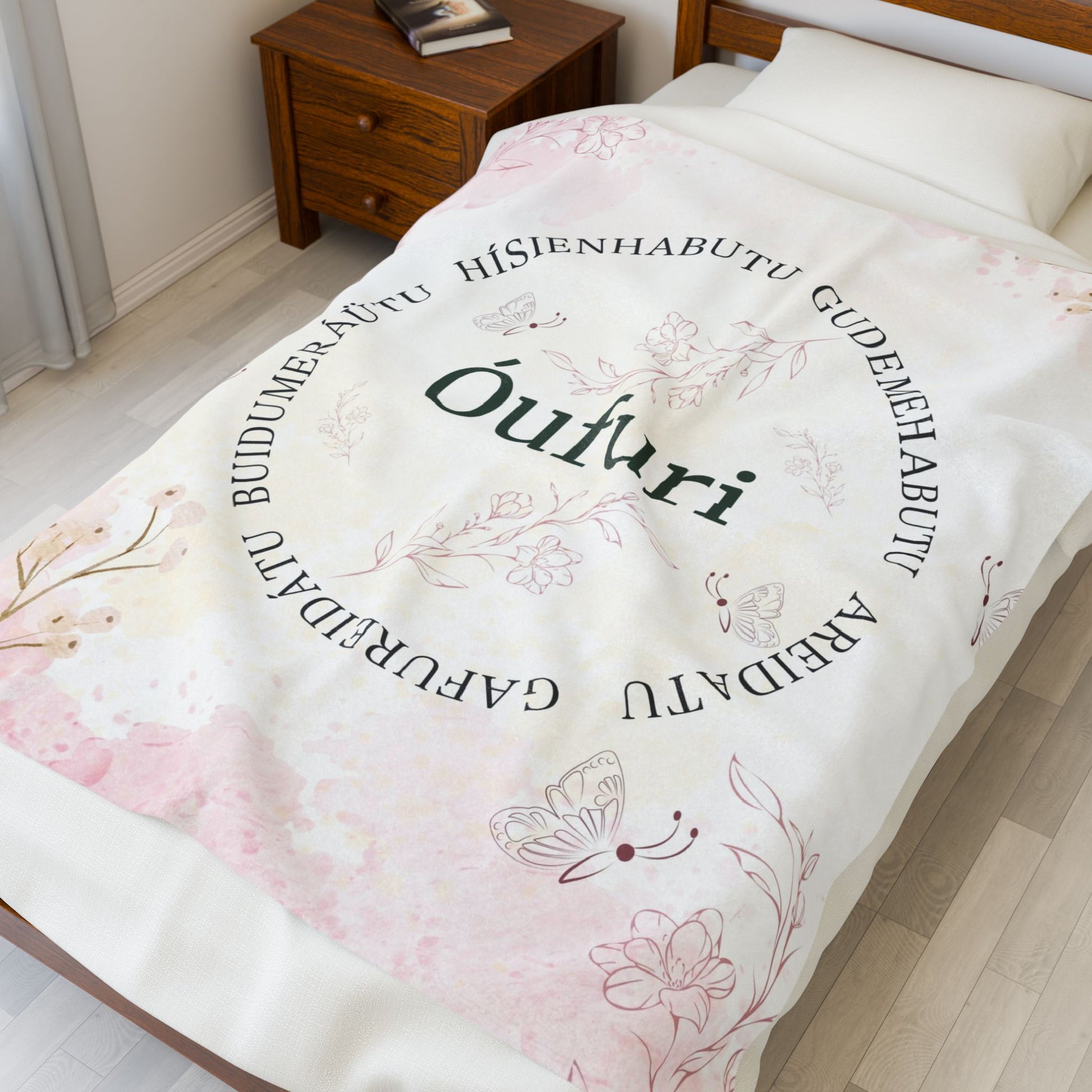 Óufuri' Floral Keepsake Throw
